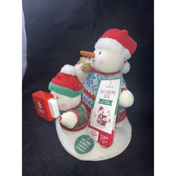 Hallmark - 2020 Cozy Christmas Selfie - Singing, Animated Snowman Family - New - Picture 4 of 8